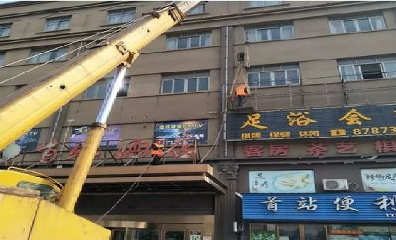 社旗安装较高的门店招牌有什么好的方法？